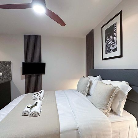Peaceful Studio In Париж Екстериор снимка